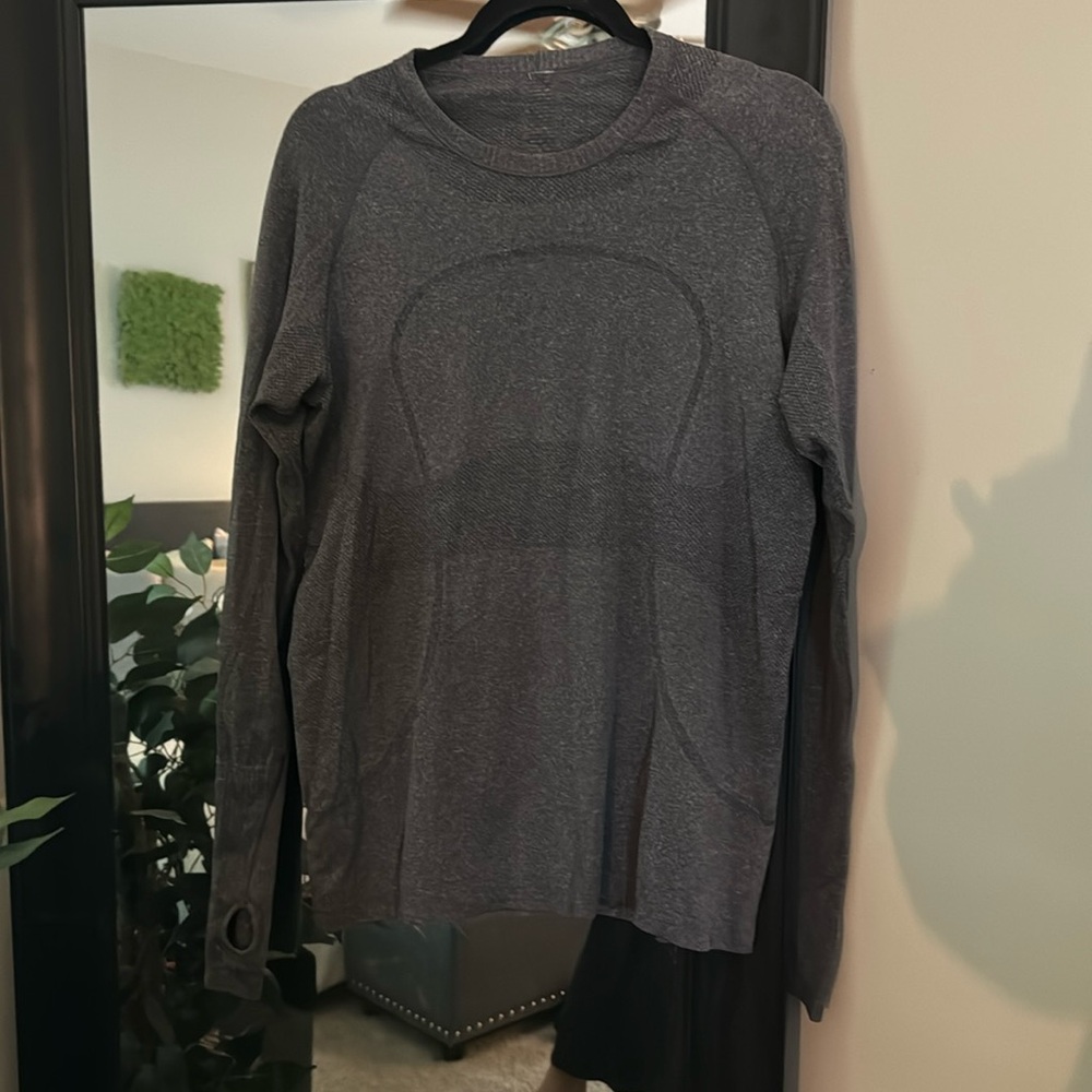 Lululemon top